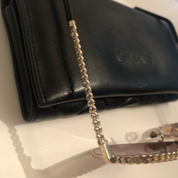 Chanel sunglasses - Picture 5 of 8